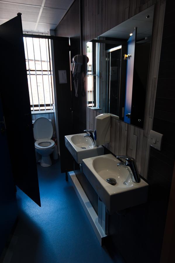Russell Scott Backpackers Hostel Leeds  Buitenkant foto